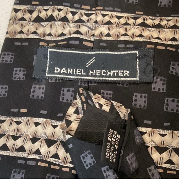 Vintage Daniel Hechter 100% Silk Tie Black, Blue, Tan. Handsome/Classic - Picture 2 of 4
